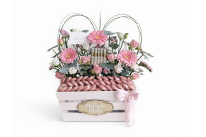 Pink baby bloom box
